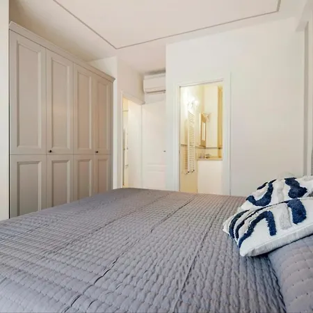Tyrrena Apartment